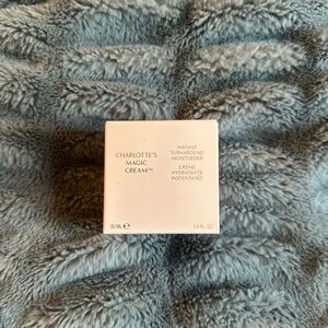 Charlotte Tilbury Magic Cream - Luxurious White Moisturizer